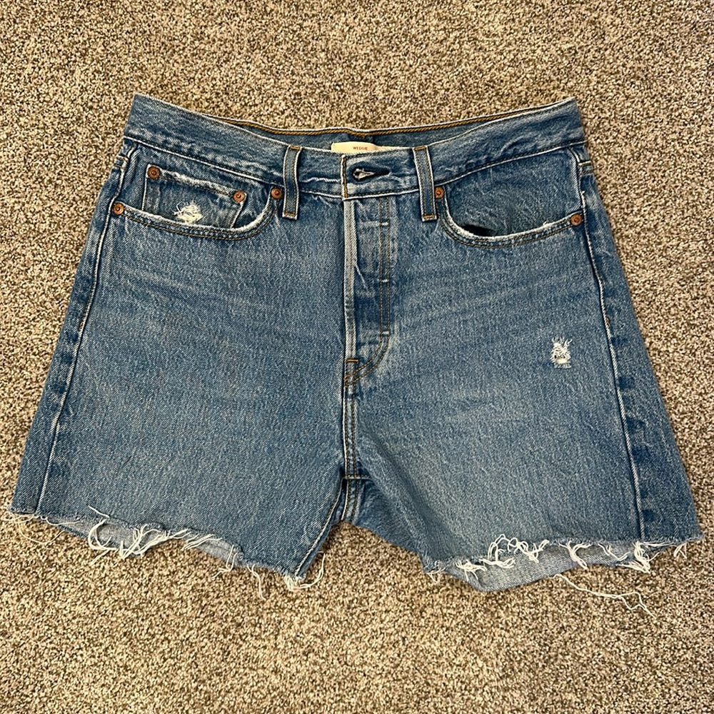Levi’s Wedgie Cut-Off Jeans/Shorts